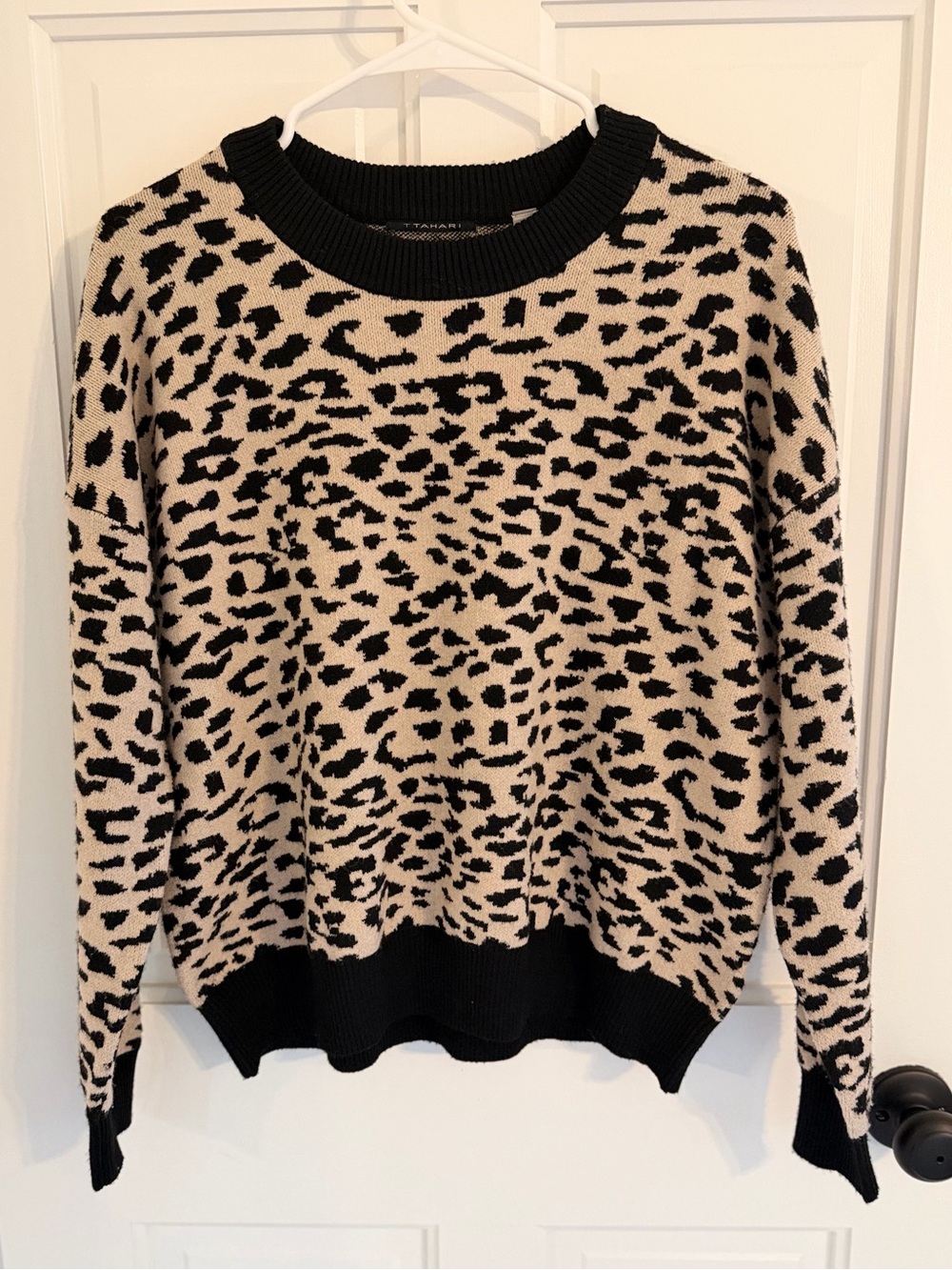 T Tahari Leopard Print Crewneck Sweater Small Black Tan Animal Print Knit